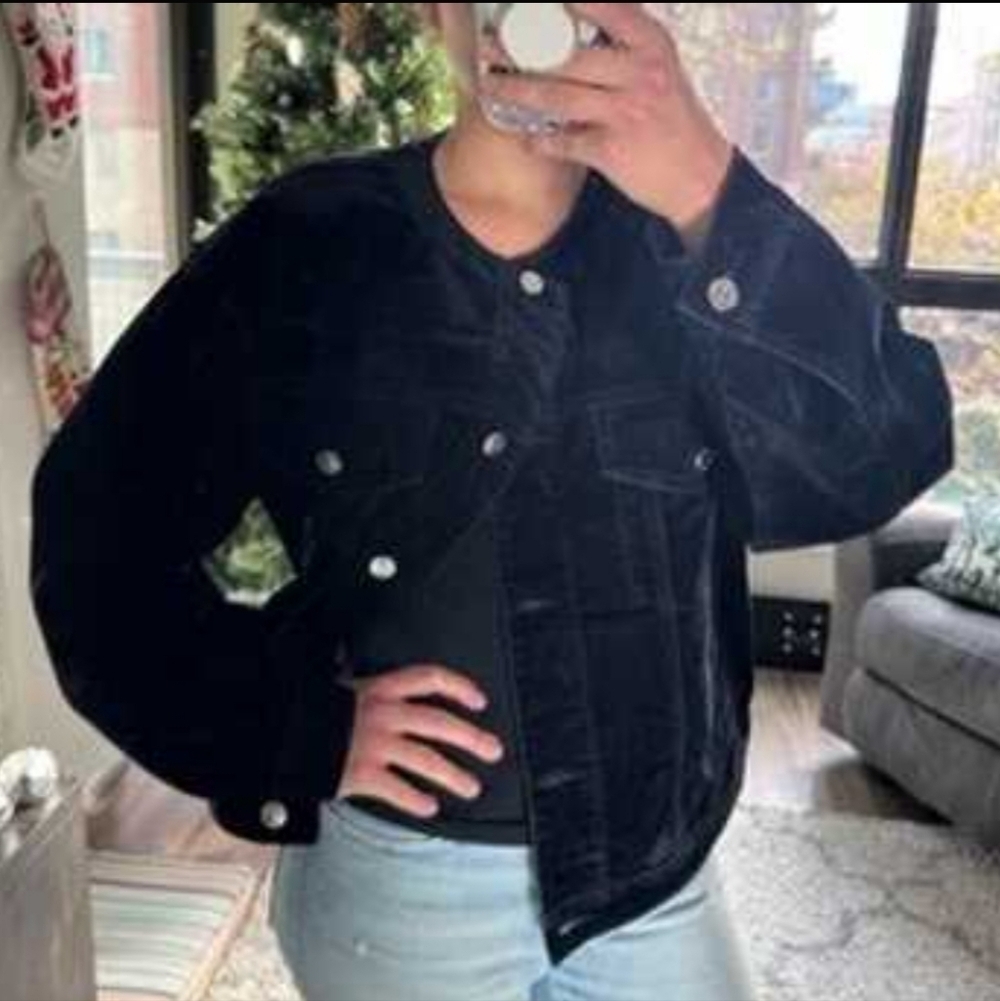 Steve Madden Velour Cropped Oversized Style Jacket W/Silver Accents- In Black!!